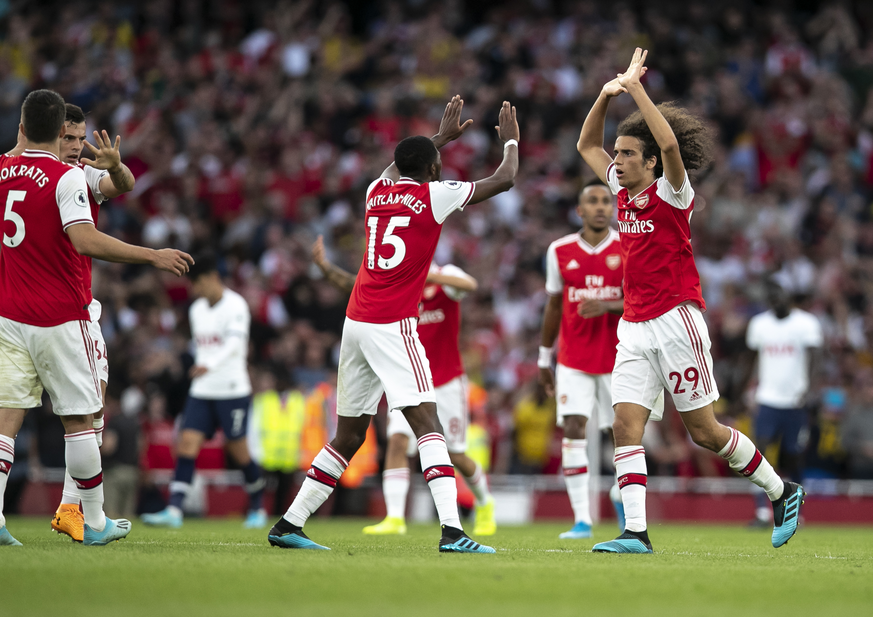 三分36中8！湖人惨败国王，东契奇空砍42分，揭露6大事实