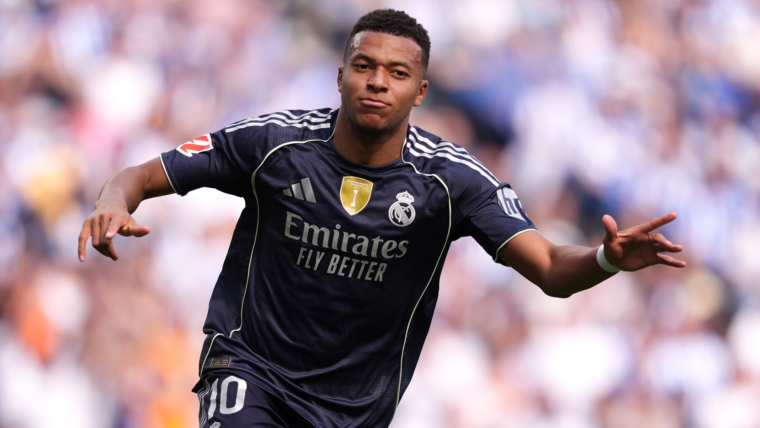 中超新贵一口气官宣10名新援，下赛季瞄准冠军