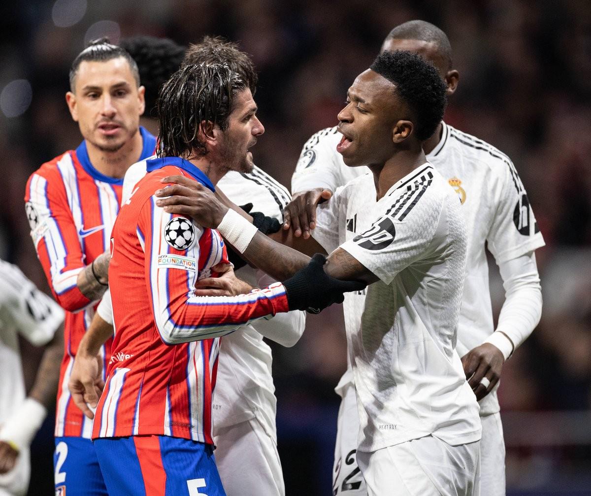 3换1！重磅交易方案出炉，独行侠迎库明加，克莱重回勇士？