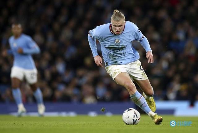 一夜回到解放前！斯洛特三大决策坑哭利物浦，34岁巨星只是背锅侠